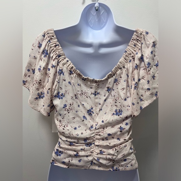 NWT - ASTR the Label Flutter Sleeve Faux Wrap Top Periwinkle Floral M - Picture 2 of 6